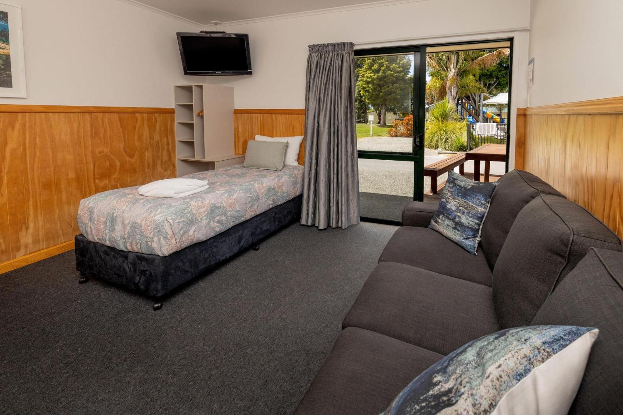 Motueka Top 10 Holiday Park Экстерьер фото